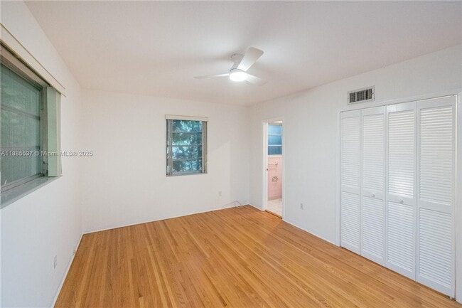 Building Photo - 5600 San Vicente St