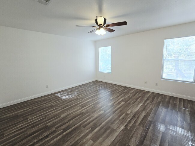 Building Photo - 9433 Valencia Canyon Dr