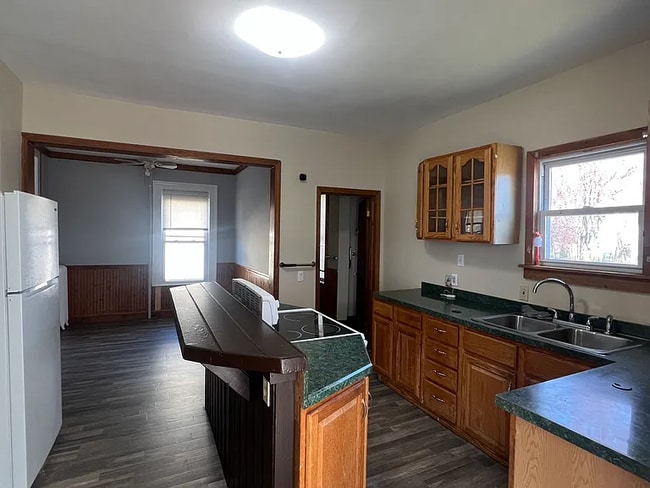 Building Photo - This 3 Bedroom home on the north end