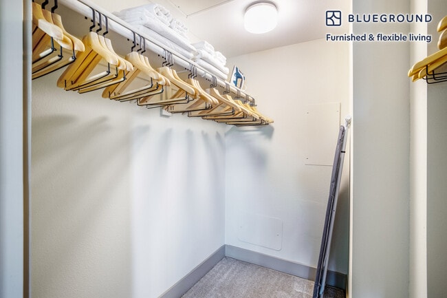 Building Photo - 13955 Tahiti Way