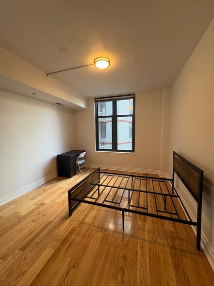 Building Photo - 2120 Vermont Ave NW