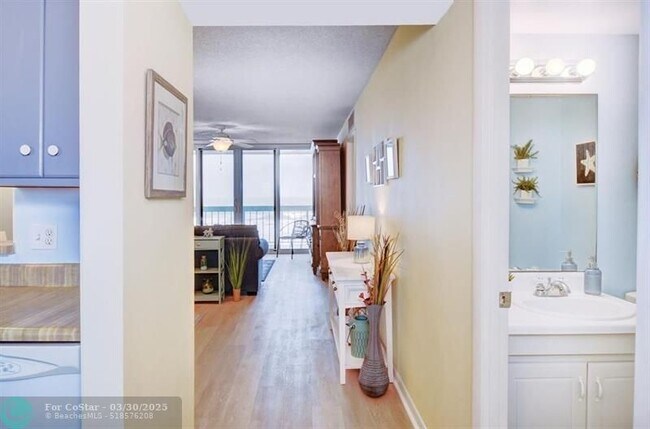Building Photo - 9940 S Ocean Dr