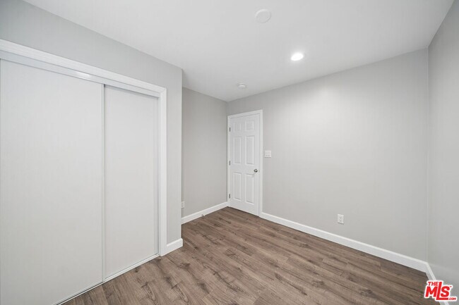 Building Photo - 1545 W 23rd St