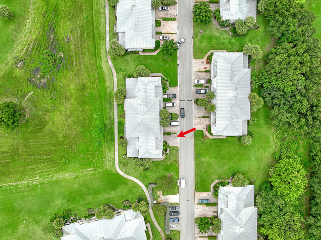 Building Photo - 2548 Creekside Dr