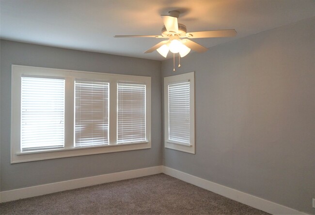 Building Photo - 3 Bed 1.5 Bath in Pleasant View Addition N...