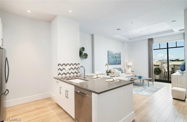 Building Photo - 101 8th St S