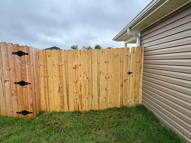 Building Photo - 319 Alex Jordan Dr.
