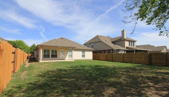 Building Photo - 3640 Rosalina Loop