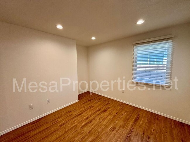 Building Photo - 2621 Fenmead St