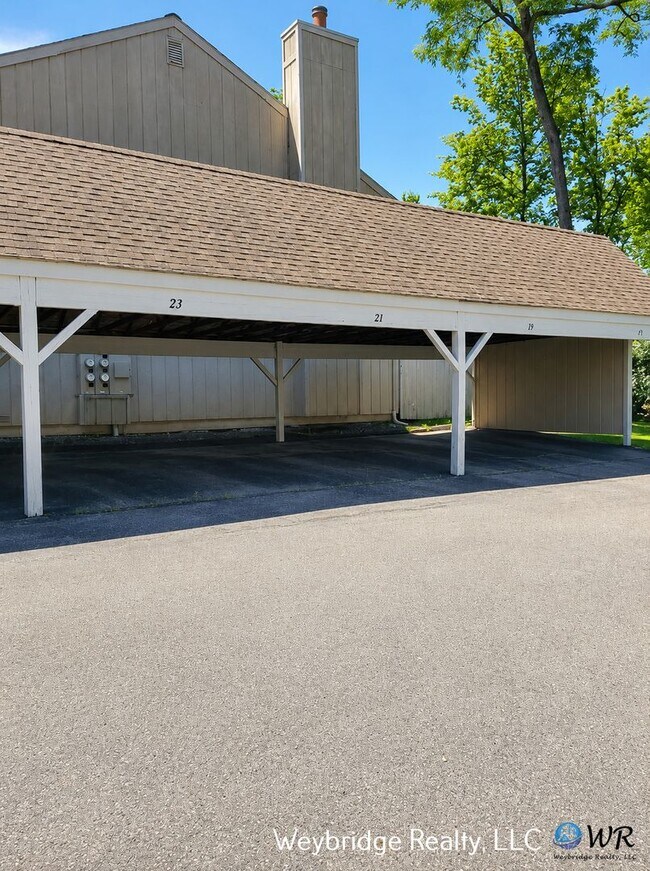 Building Photo - 9821 Timbers Dr