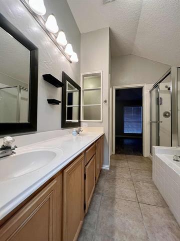 Building Photo - 943 Azalia Dr