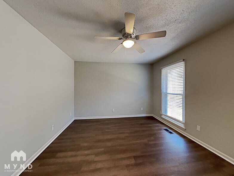 Building Photo - 1840 Westridge Dr