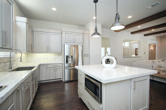 Primary Photo - 5319 Paisley Ln