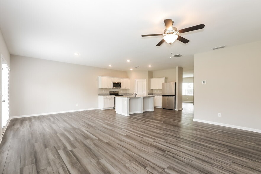 Building Photo - 4034 Kendrick Cir
