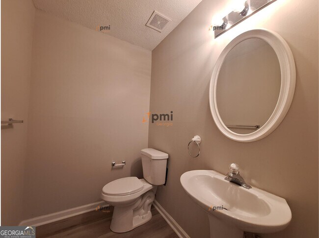 Building Photo - 8170 Autumn Green Dr