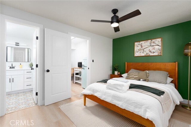 Building Photo - 1043 E Palmyra Ave