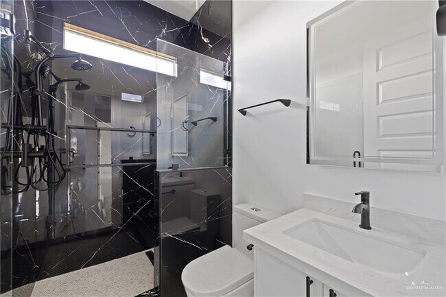 Building Photo - 32 Zimmerius Ave