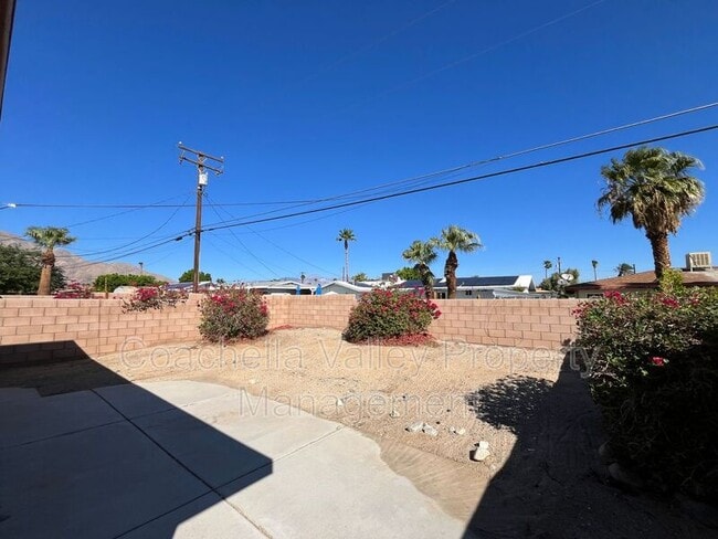 Building Photo - 422 Rosa Parks Rd