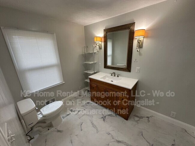 Building Photo - 5016 Norwood Ave