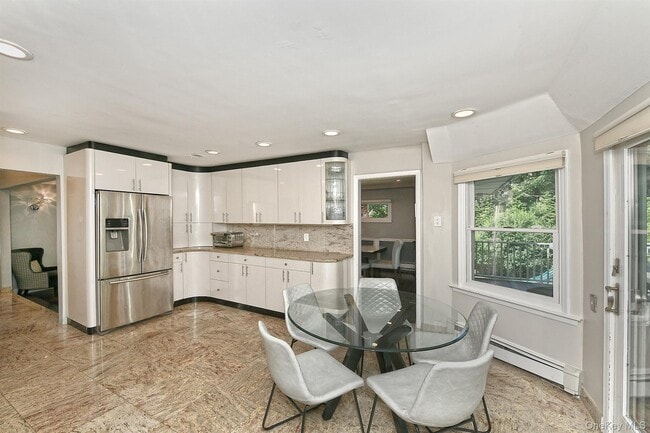 Building Photo - 2 Cherrywood Ln