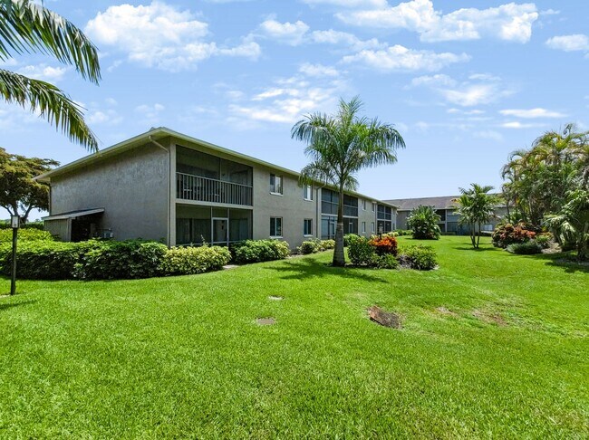 Building Photo - 5693 Rattlesnake Hammock Rd