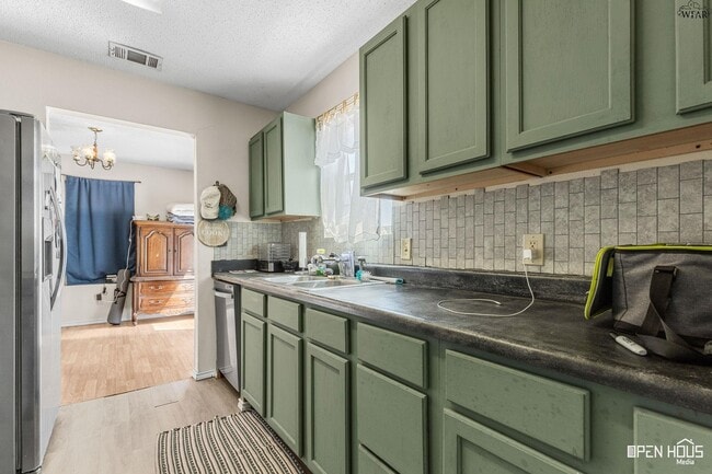 Building Photo - 515 N Texas St