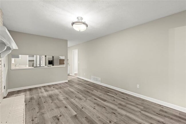 Building Photo - 410 Milton Ave