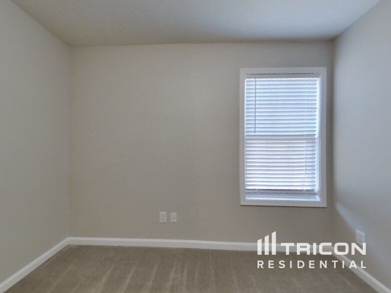 Building Photo - 329 Greystone Cir