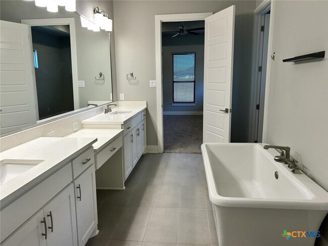 Building Photo - 6426 Clayton Ct