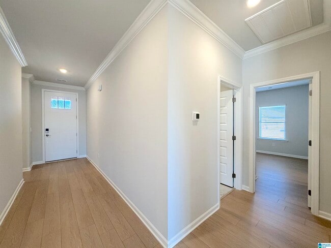 Building Photo - 214 Stockyard Cir