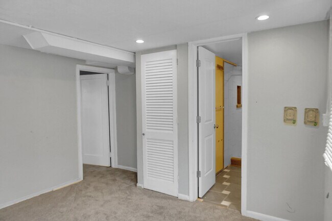 Building Photo - $2,695.00 - 3 Beds, 2 Bath, Duplex in Denv...