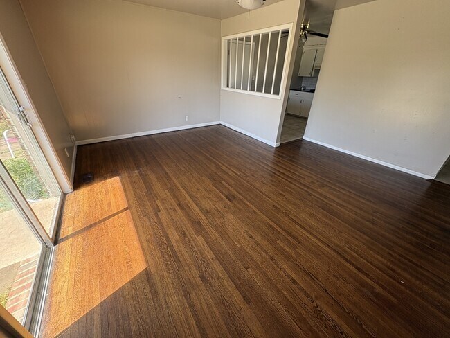 Building Photo - 10124 E 22nd St