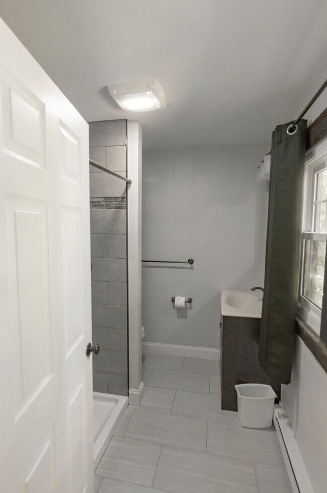 Building Photo - Two Bedroom Two Bath 112 Quarry