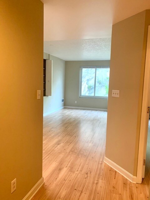 Building Photo - 240 Lombard St