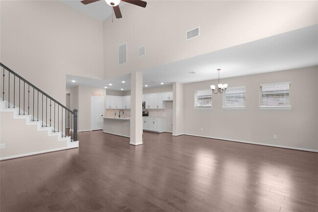Building Photo - 23827 Via Leoni Dr