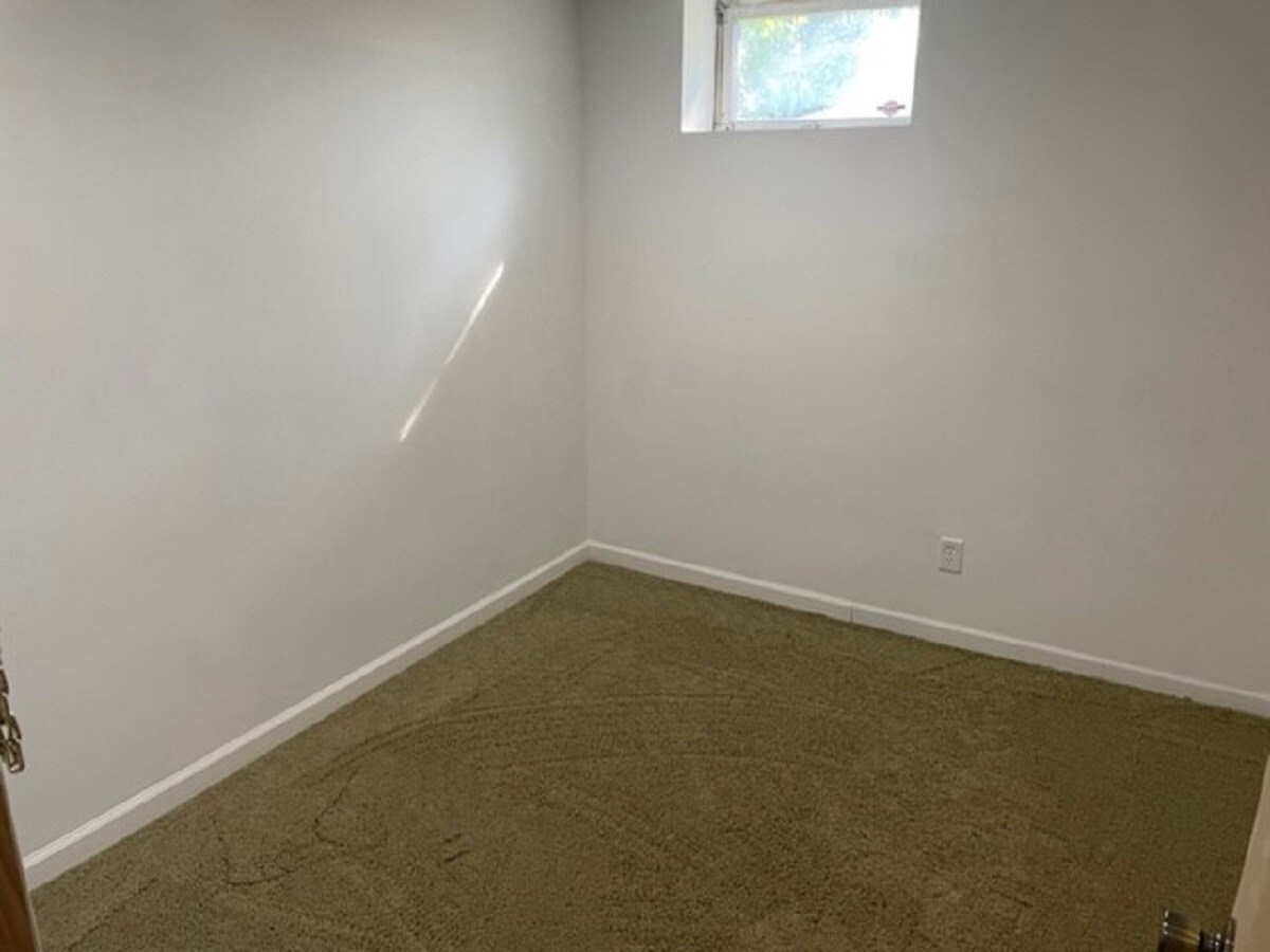 Building Photo - 401 Rhode Island Ave S