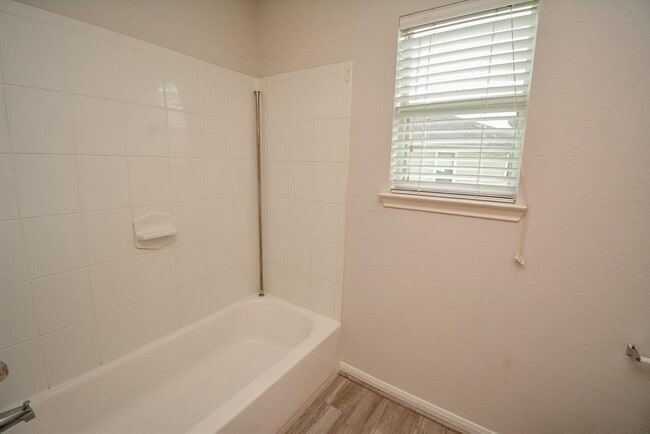 Building Photo - 2306 Ledgeway Ct