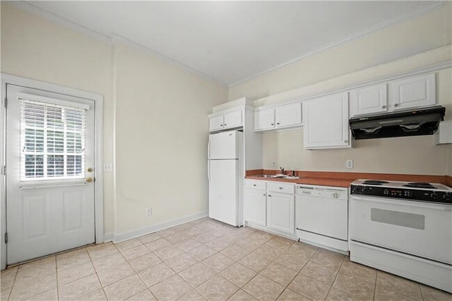 Building Photo - 2260 Bent Creek Manor