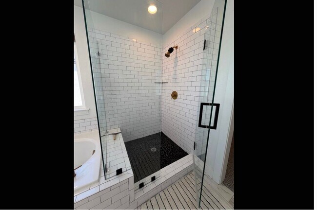 Building Photo - 98 S Serrata Ln