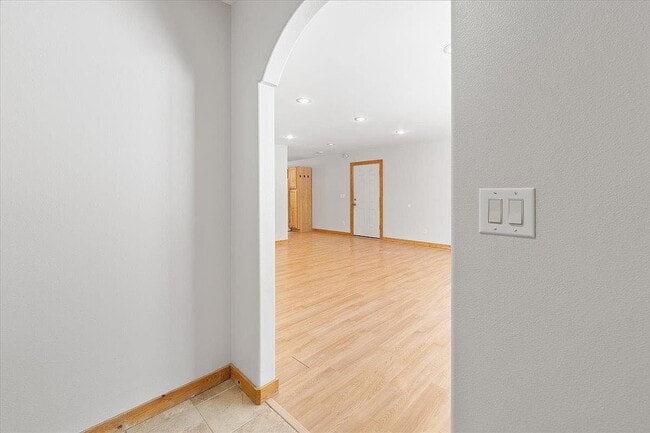 Building Photo - Single Family Home For Rent
