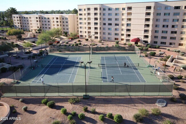 Building Photo - 7920 E Camelback Rd