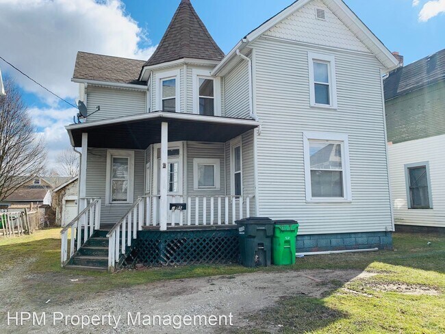 Primary Photo - 3 br, 1 bath House - 445 N. Union
