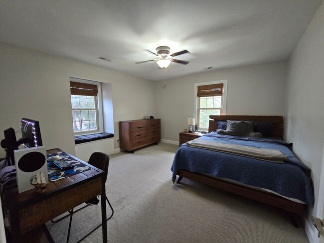 Building Photo - 409 N Fulton St