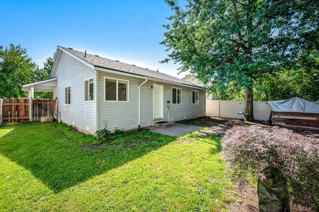 Building Photo - 5769 N Lachaise Ln