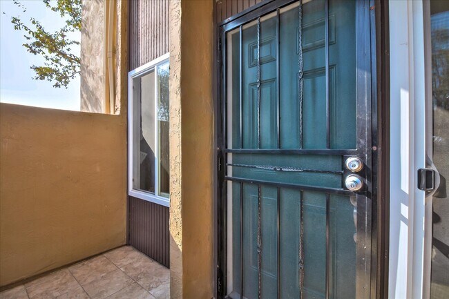 Building Photo - 3456 Castle Glen Dr