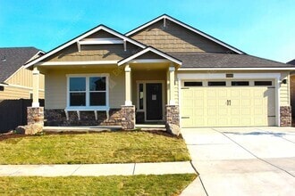 Building Photo - 3 BR home in Southeast Bend