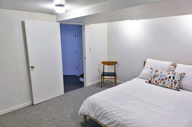 Building Photo - Hillsdale Ranch