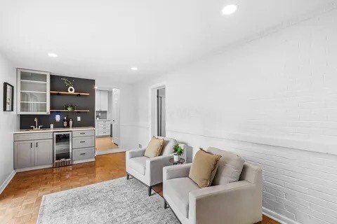 2nd Livingroom w/ wet bar & mini refrigerator - 2938 Sherwood Rd