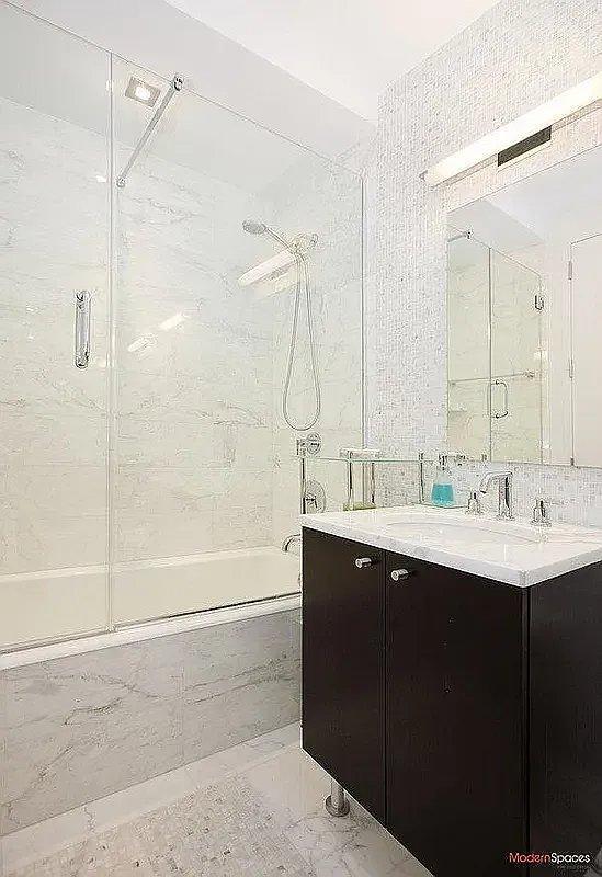 Building Photo - 0 bedroom in Long Island City NY 11101