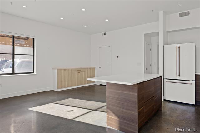 Building Photo - 3149 Blake St